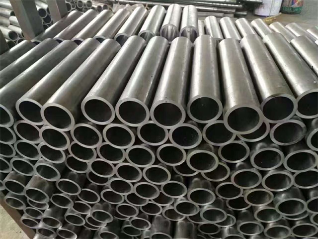 平?jīng)鼍軣o縫鋼管售賣價(jià)格
